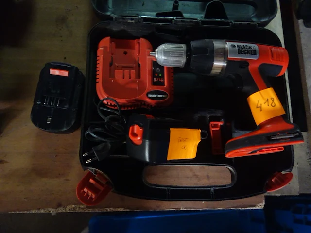 Black & decker draadloze boormachine - afbeelding 2 van  2