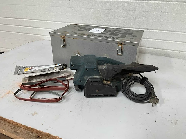 Black & decker ka83 bandschuurmachine - afbeelding 1 van  7