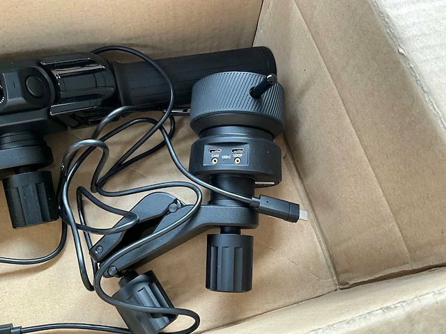 Black magic design focus en zoom demand - afbeelding 3 van  4