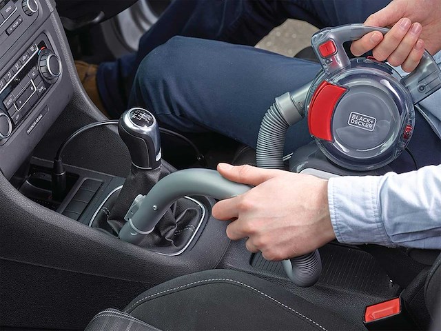 Black+decker bagless dustbuster auto handstofzuiger met flexibele slang en 12v auto-aansluiting (x2) - afbeelding 1 van  6