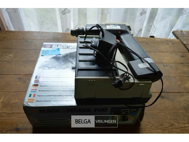 Black&decker boormachine met opberghouder - afbeelding 1 van  4