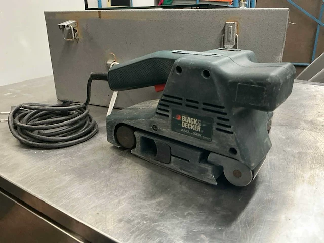 Black&decker ka 83 elektrische handschuurmachine - afbeelding 1 van  5