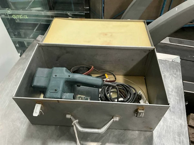 Black&decker ka 83 elektrische handschuurmachine - afbeelding 5 van  5