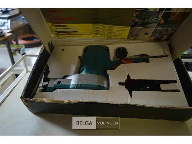 Black&decker universele schrobzaag - afbeelding 2 van  3