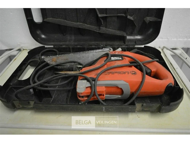 Black&decker zaagmachine 220v - afbeelding 1 van  4