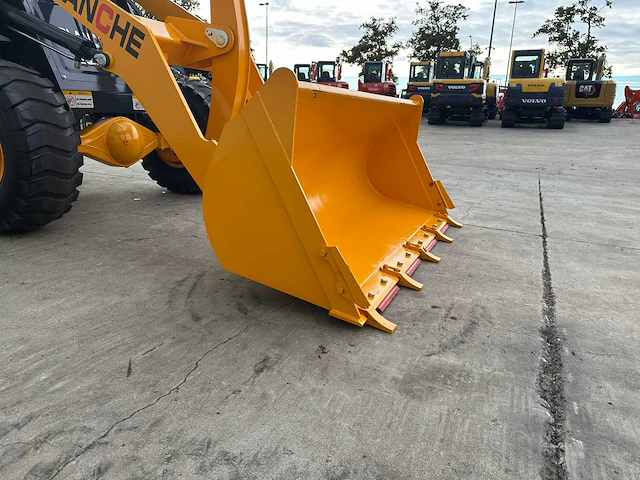 Blanche - 2025 - tw36 - shovel - afbeelding 2 van  35