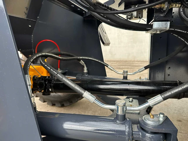 Blanche - 2025 - tw36 - shovel - afbeelding 13 van  35