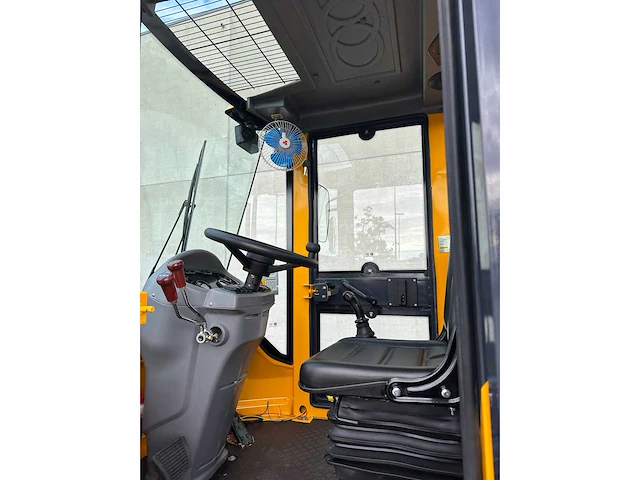 Blanche - 2025 - tw36 - shovel - afbeelding 21 van  35