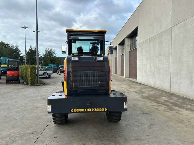 Blanche - 2025 - tw36 - shovel - afbeelding 31 van  35
