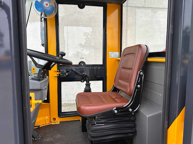 Blanche - 2025 - tw36 - shovel - afbeelding 24 van  37