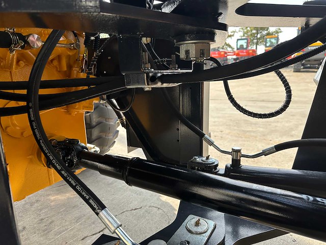 Blanche - 2025 - tw36 - shovel - afbeelding 15 van  38