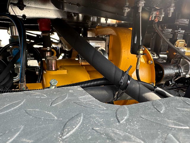 Blanche - 2025 - tw36 - shovel - afbeelding 25 van  38