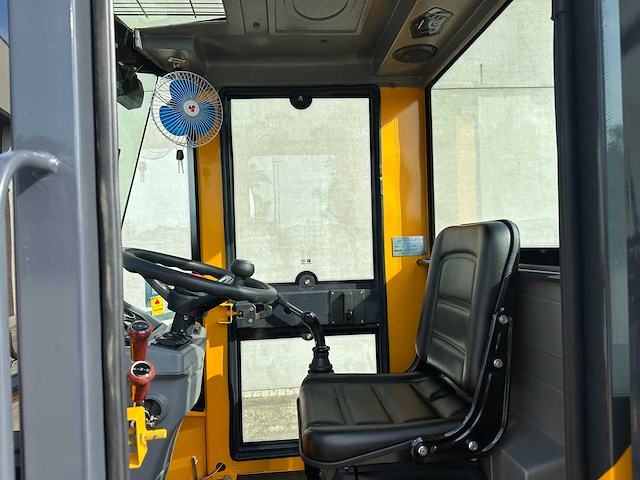 Blanche - 2025 - tw36 - shovel - afbeelding 26 van  38