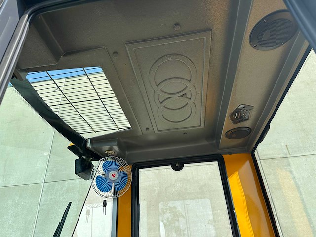 Blanche - 2025 - tw36 - shovel - afbeelding 27 van  38