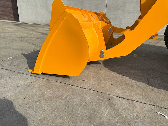 Blanche - 2025 - tw36 - shovel - afbeelding 37 van  38