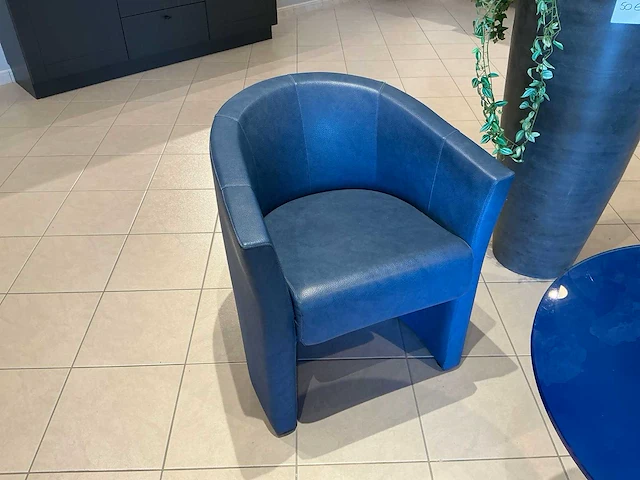 Blauwe kuipzetels (3x) met bijzettafeltje - afbeelding 2 van  8