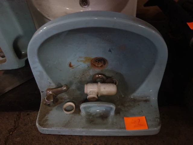 Blauwe lavabo (vintage) - afbeelding 1 van  2