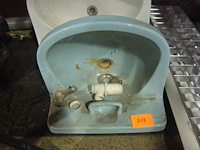 Blauwe lavabo (vintage) - afbeelding 1 van  1