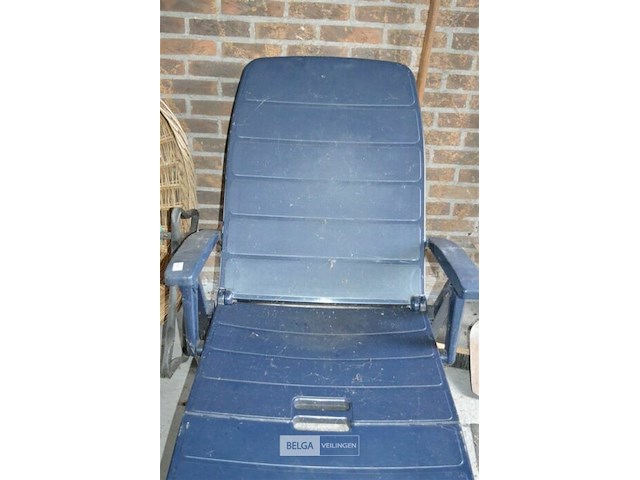 Blauwe ligstoel - afbeelding 2 van  3