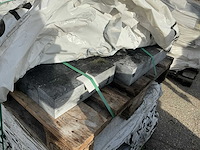 Blauwsteen en graniet 4 pallet - afbeelding 6 van  9
