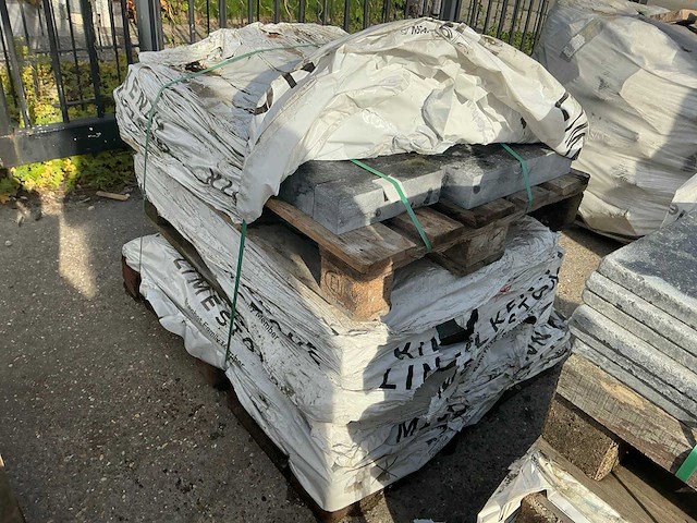 Blauwsteen en graniet 4 pallet - afbeelding 8 van  9