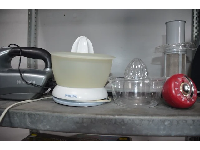 Blender philips hr2094, personenweegschaal damart, kruimeldief bosch fd9504 met lader, 2 citruspersen, keukentimer - afbeelding 3 van  4