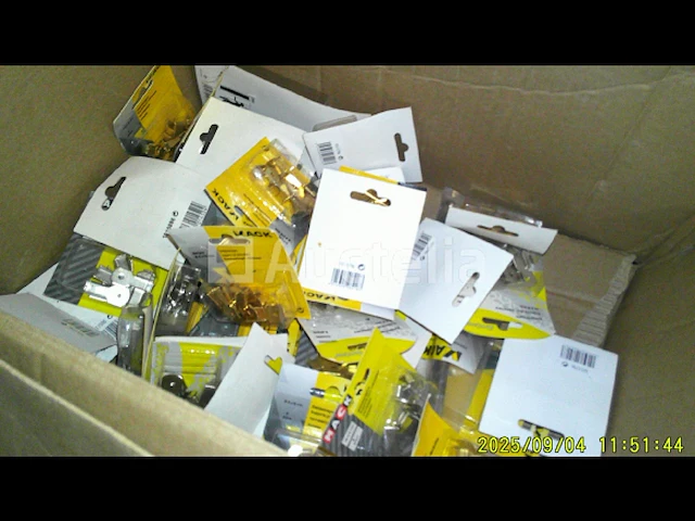 Blister hardware set +-200 stuks - afbeelding 2 van  3