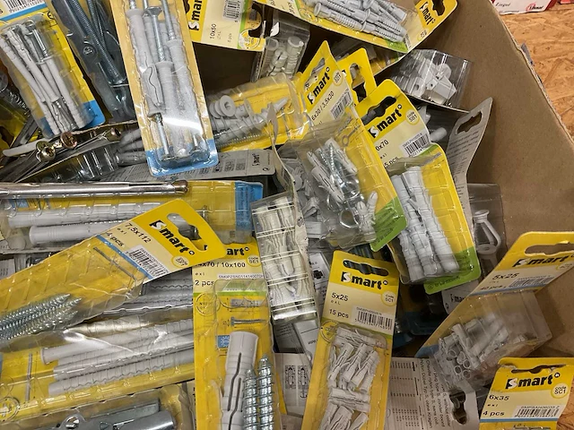 Blisters met bevestigingen - afbeelding 6 van  10