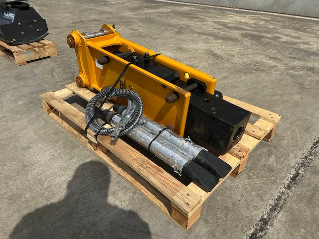 Blk - 2024 - 680 - hamer - afbeelding 11 van  11