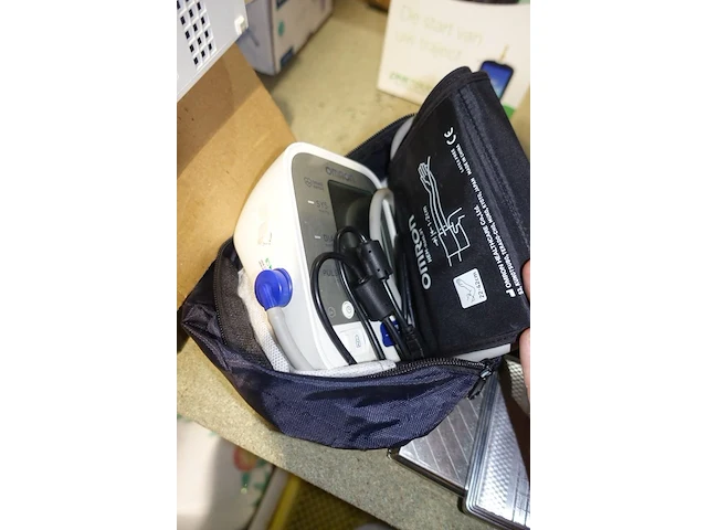 Bloeddrukmeter + glucose meter - afbeelding 2 van  2