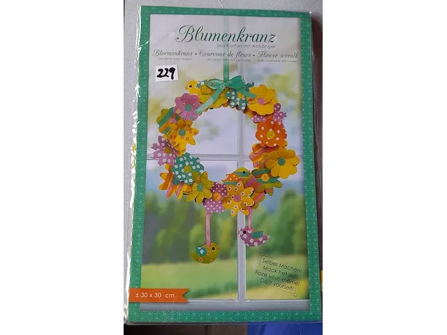 Bloemkrans met hangers: karton - afbeelding 2 van  5