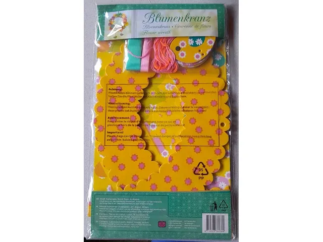 Bloemkrans met hangers: karton - afbeelding 3 van  5