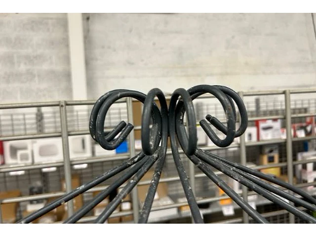 Bloempot met afhangsysteem - afbeelding 2 van  5