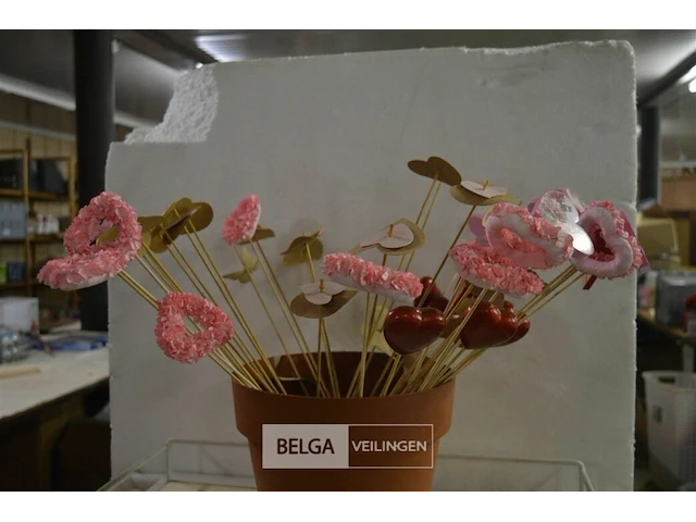 Bloempot met houten deco - afbeelding 2 van  2