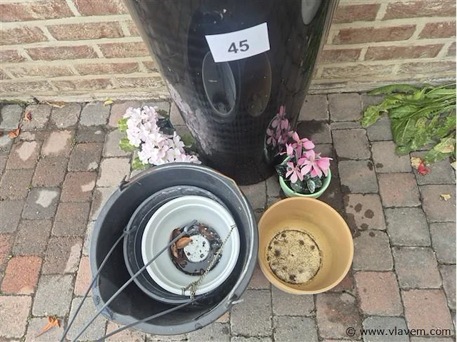 Bloempotten en emmer - afbeelding 3 van  3