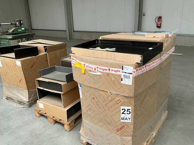 Blum groot lot schuifgeleiding en schuiven - afbeelding 2 van  11