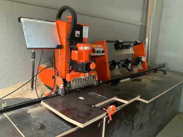 Blum pro center 2000 scharnierenfrees - afbeelding 1 van  5
