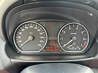 Bmw - 1 reeks (1-serie) - 118i - personenauto - afbeelding 21 van  33