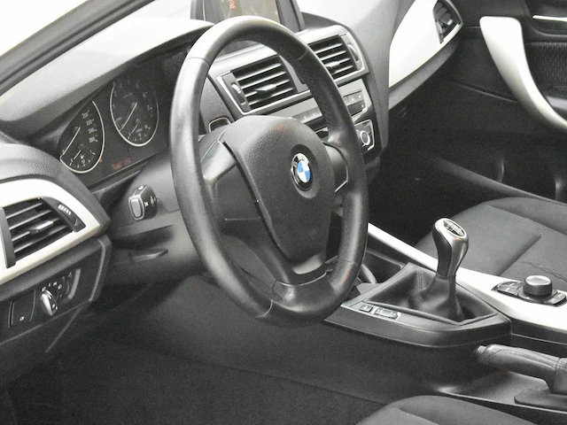 Bmw - 116i - car - 2015 - afbeelding 8 van  43