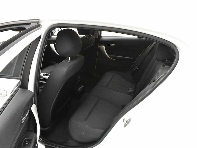 Bmw - 116i - car - 2015 - afbeelding 15 van  43