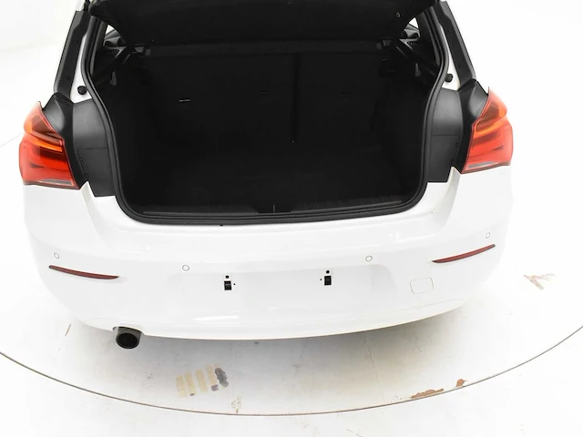 Bmw - 116i - car - 2015 - afbeelding 17 van  43