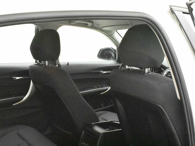 Bmw - 116i - car - 2015 - afbeelding 20 van  43
