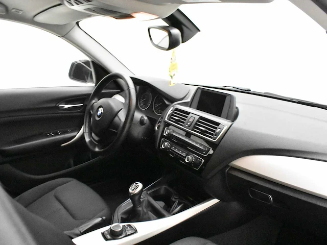 Bmw - 116i - car - 2015 - afbeelding 22 van  43