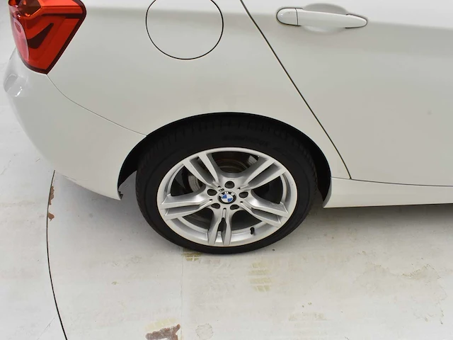 Bmw - 116i - car - 2015 - afbeelding 24 van  43