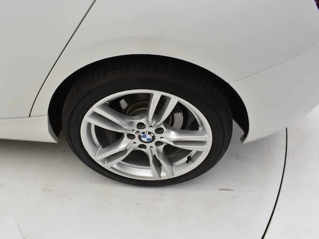 Bmw - 116i - car - 2015 - afbeelding 30 van  43