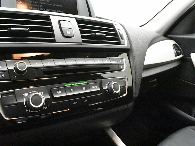 Bmw - 116i - car - 2015 - afbeelding 35 van  43