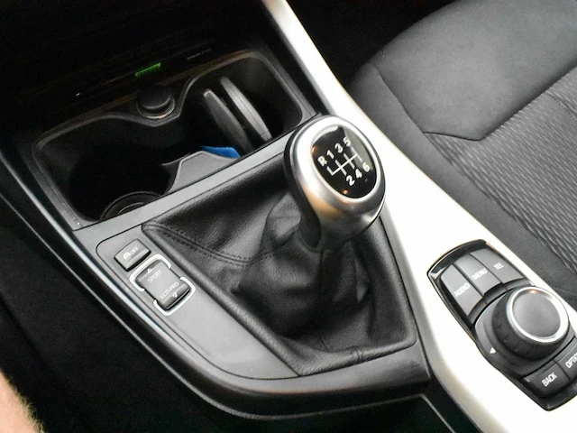 Bmw - 116i - car - 2015 - afbeelding 36 van  43