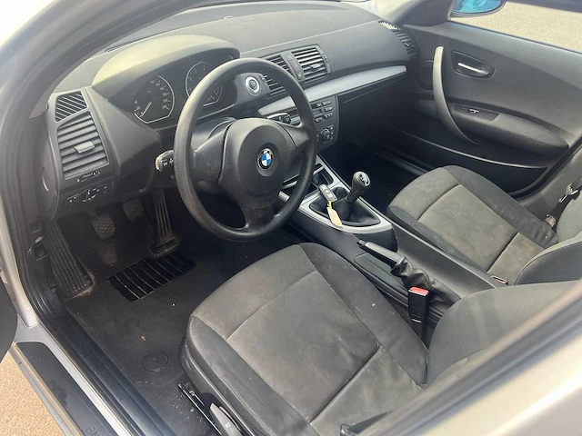 Bmw - 2005 - 116 - personenauto - afbeelding 8 van  32