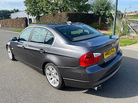 Bmw - 2005 - 330 i - personenauto - afbeelding 5 van  19