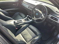 Bmw - 2005 - 330 i - personenauto - afbeelding 7 van  19